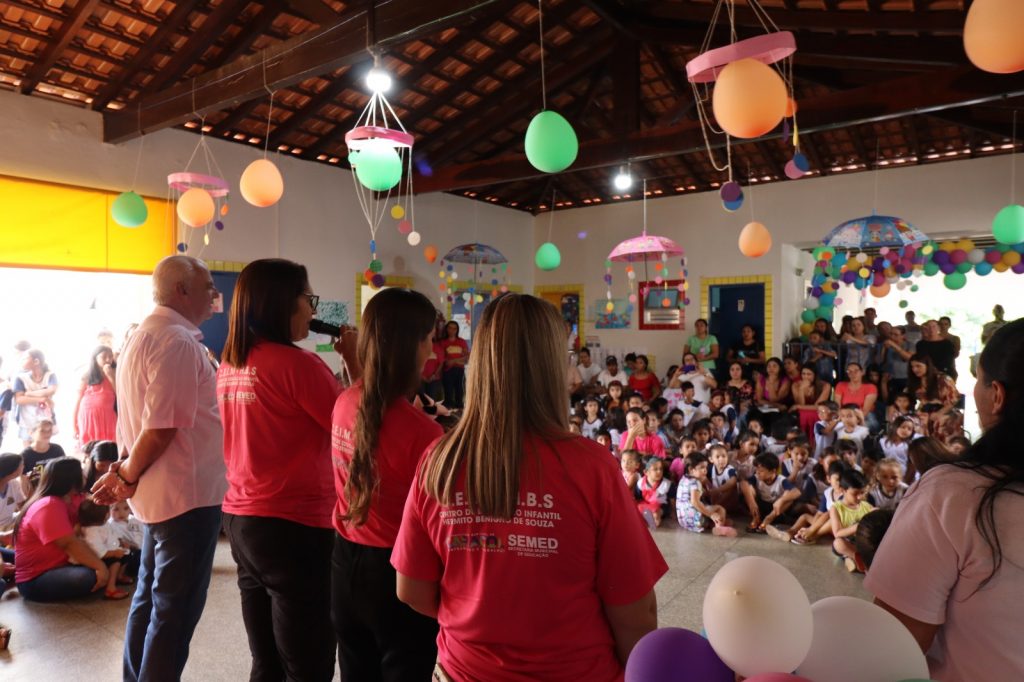 Pequenos cientistas deram show na 1ª Feira de Ciências do CEIM Hermito