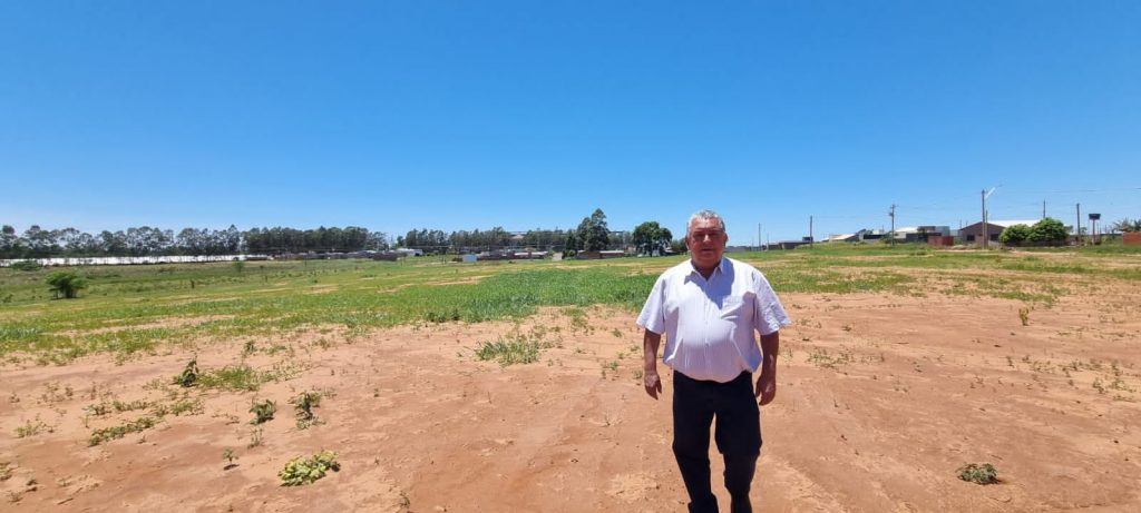 Brito visita obras no Pôr do Sol 2 e local das futuras casas no Residencial Analy