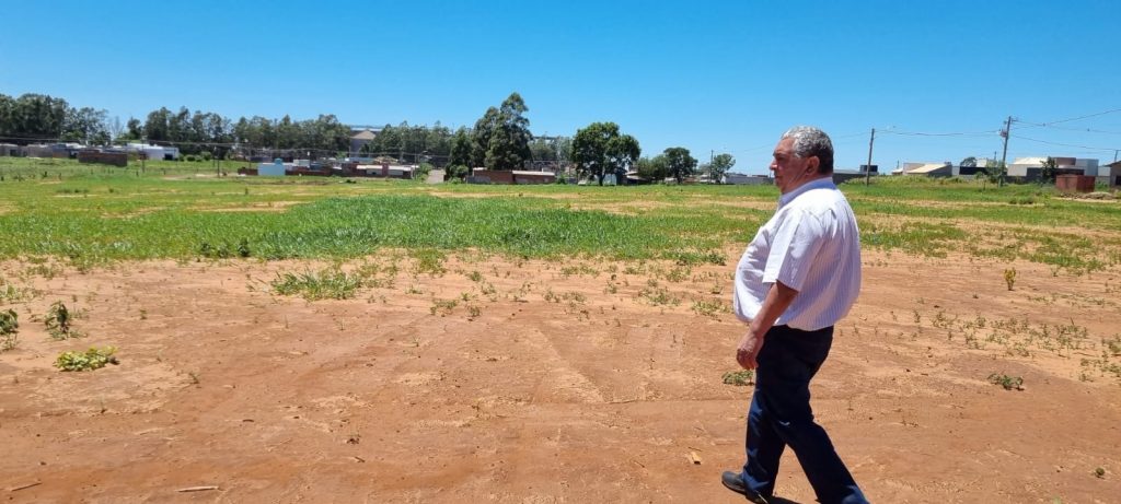 Brito visita obras no Pôr do Sol 2 e local das futuras casas no Residencial Analy