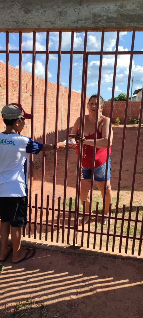 Estudantes da Escola Municipal Rural Inácio Silvestre Monteiro realizam blitz educativa contra a Dengue