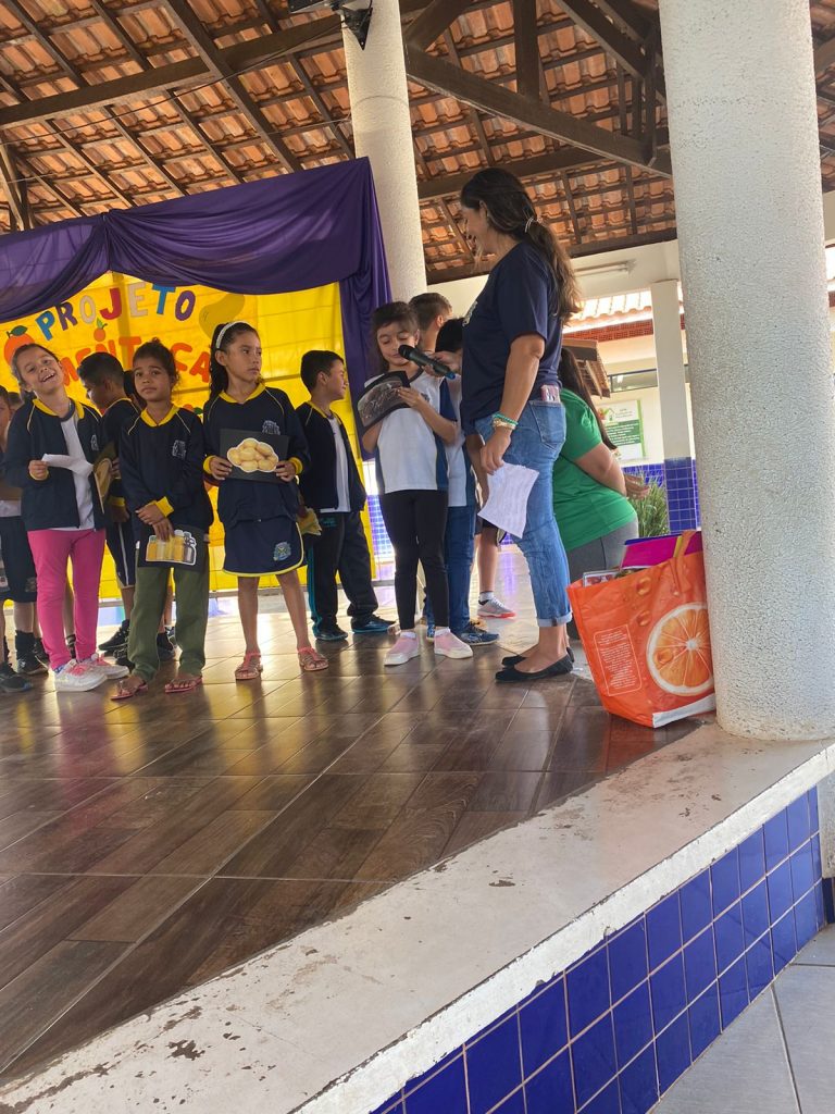 Alunos da Escola Municipal Joaquim Antônio dos Santos participam do projeto Alimentação Saudável