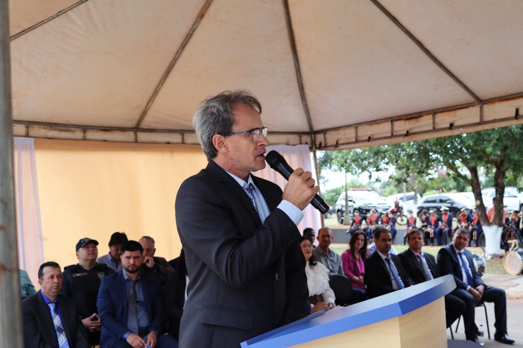 Vereadores de Paranhos inauguraram uma das maiores Câmaras Municipais do interior de Mato Grosso do Sul nesta sexta-feira (5)