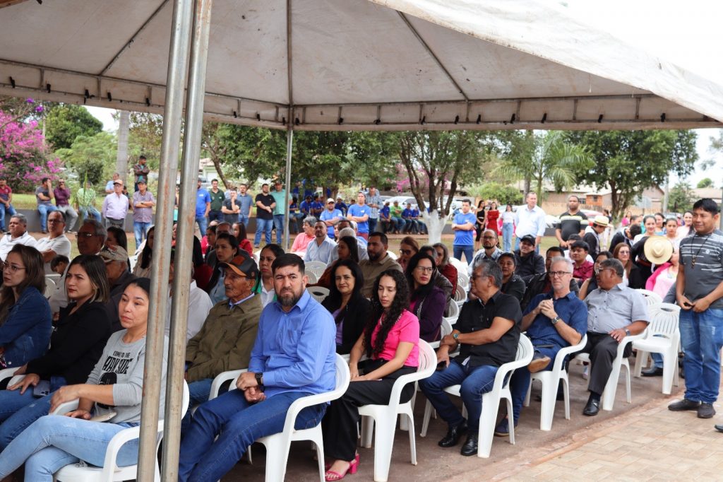 Vereadores de Paranhos inauguraram uma das maiores Câmaras Municipais do interior de Mato Grosso do Sul nesta sexta-feira (5)