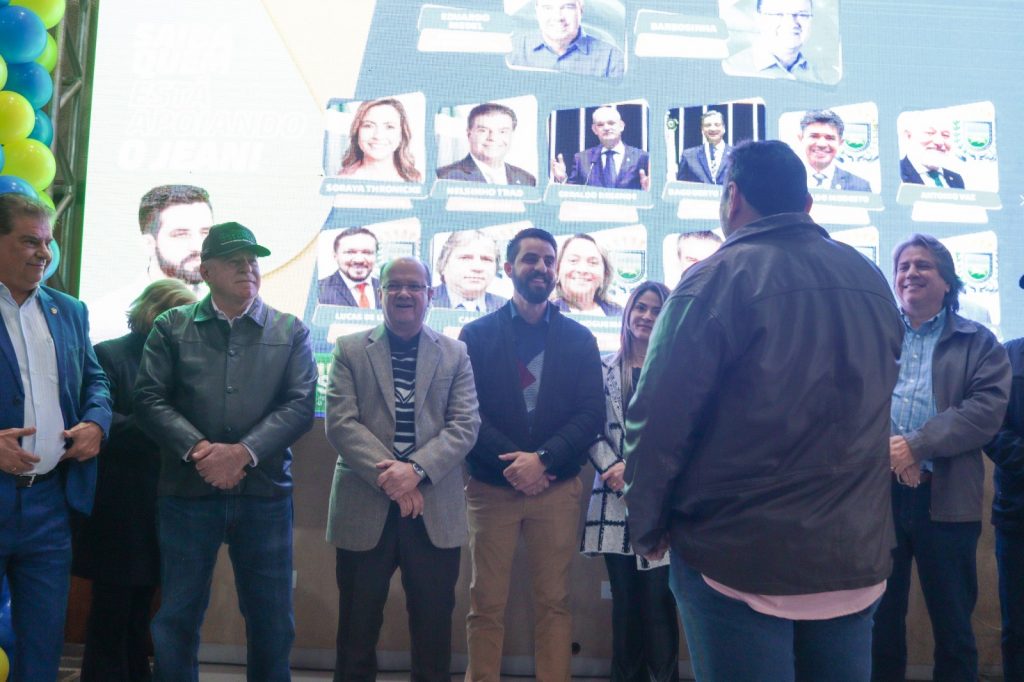 Pré-lançamento de Jean da Saúde reúne multidão de amigos e apoiadores