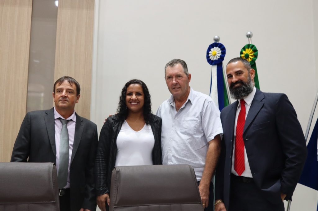 Vereadores de Paranhos inauguraram uma das maiores Câmaras Municipais do interior de Mato Grosso do Sul nesta sexta-feira (5)