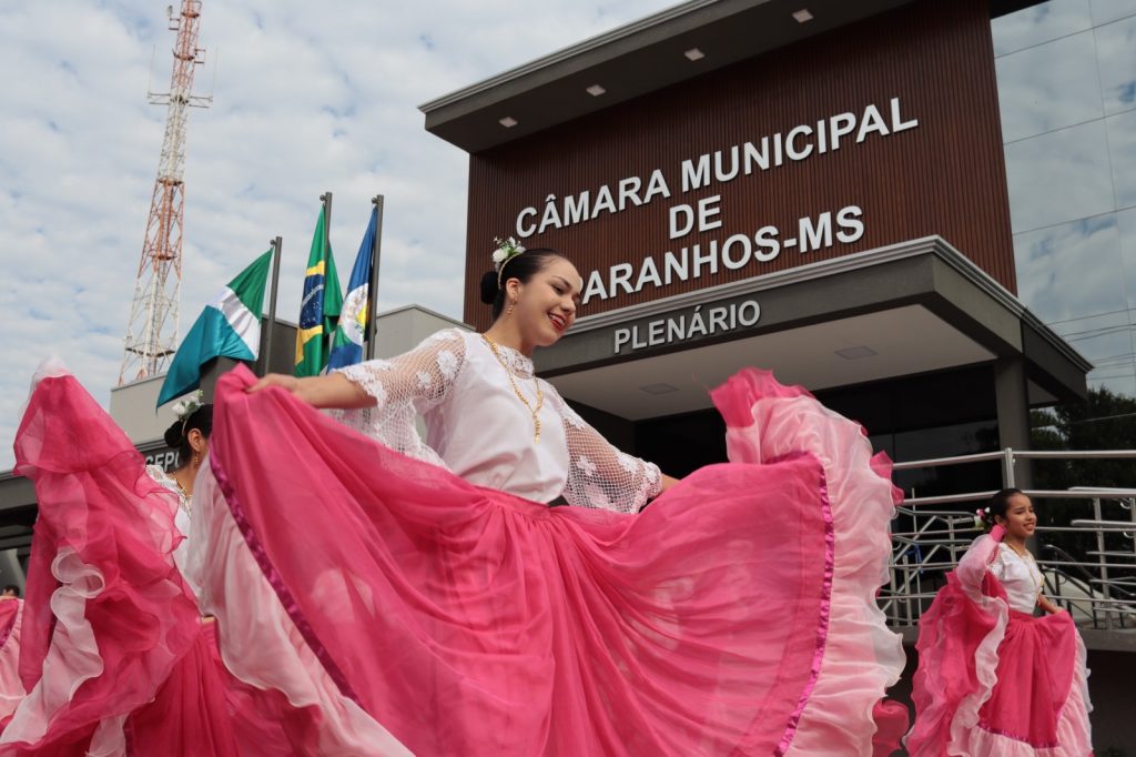 Vereadores de Paranhos inauguraram uma das maiores Câmaras Municipais do interior de Mato Grosso do Sul nesta sexta-feira (5)