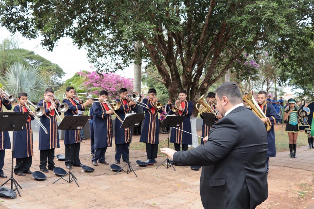 Vereadores de Paranhos inauguraram uma das maiores Câmaras Municipais do interior de Mato Grosso do Sul nesta sexta-feira (5)