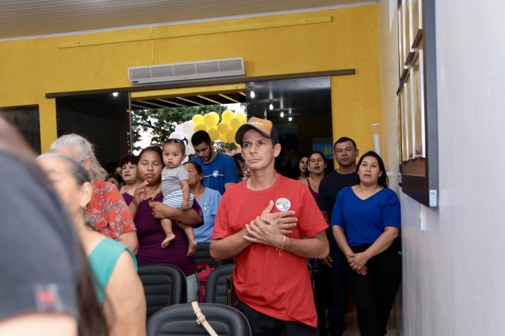 Abraçado pelo povo, Dr. Alex é homologado pré-candidato a prefeito junto com Vandinho para vice