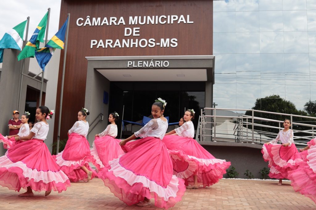 Vereadores de Paranhos inauguraram uma das maiores Câmaras Municipais do interior de Mato Grosso do Sul nesta sexta-feira (5)