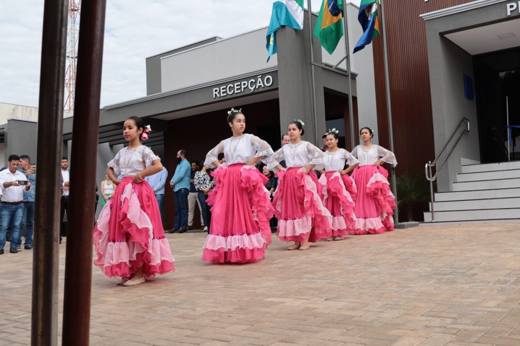 Vereadores de Paranhos inauguraram uma das maiores Câmaras Municipais do interior de Mato Grosso do Sul nesta sexta-feira (5)