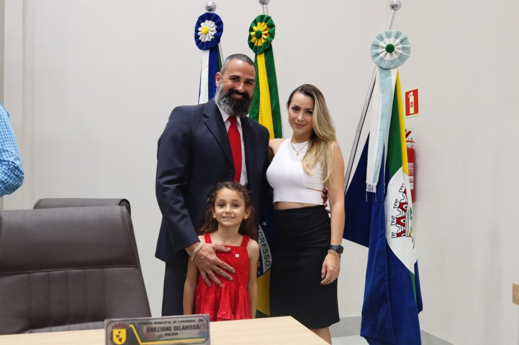 Vereadores de Paranhos inauguraram uma das maiores Câmaras Municipais do interior de Mato Grosso do Sul nesta sexta-feira (5)