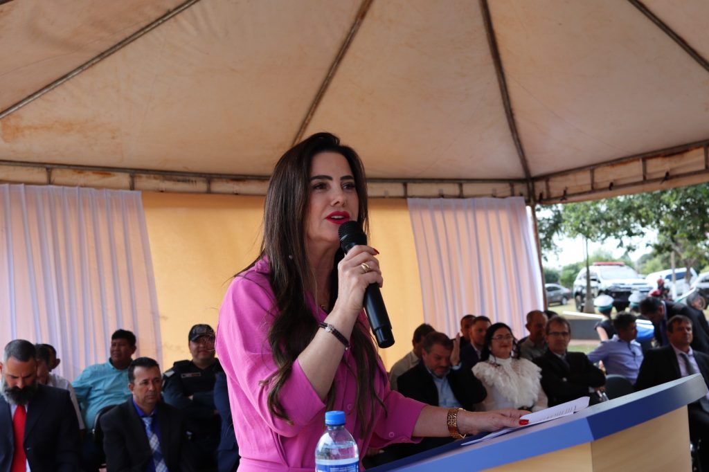 Vereadores de Paranhos inauguraram uma das maiores Câmaras Municipais do interior de Mato Grosso do Sul nesta sexta-feira (5)