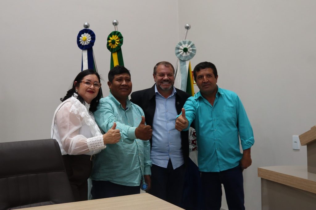 Vereadores de Paranhos inauguraram uma das maiores Câmaras Municipais do interior de Mato Grosso do Sul nesta sexta-feira (5)