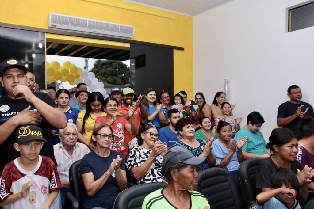 Abraçado pelo povo, Dr. Alex é homologado pré-candidato a prefeito junto com Vandinho para vice