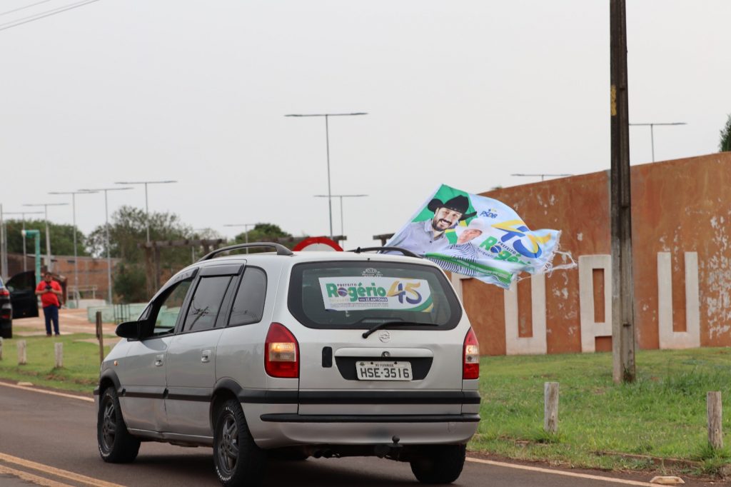 Rogério Torquetti e Zé Antônio recebem Eduardo Riedel em festa com grande carreata do 45 em Tacuru