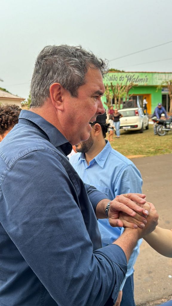 Rogério Torquetti e Zé Antônio recebem Eduardo Riedel em festa com grande carreata do 45 em Tacuru