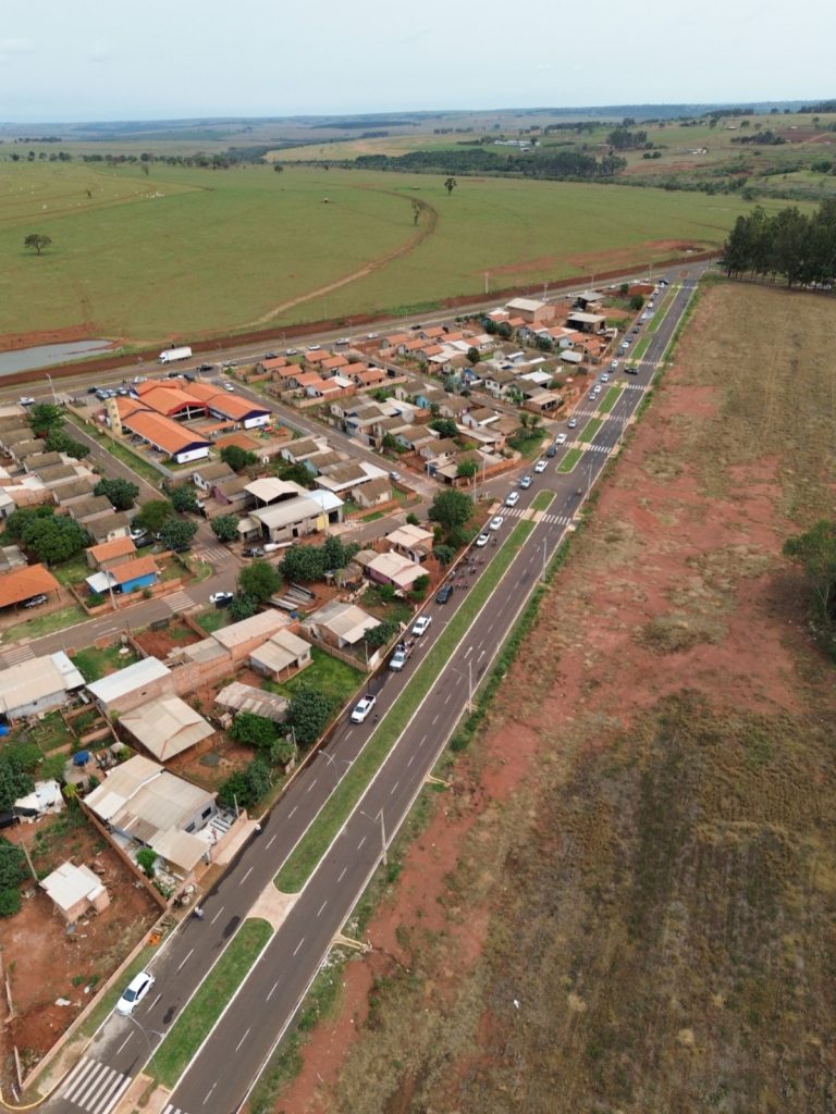 Rogério Torquetti e Zé Antônio recebem Eduardo Riedel em festa com grande carreata do 45 em Tacuru