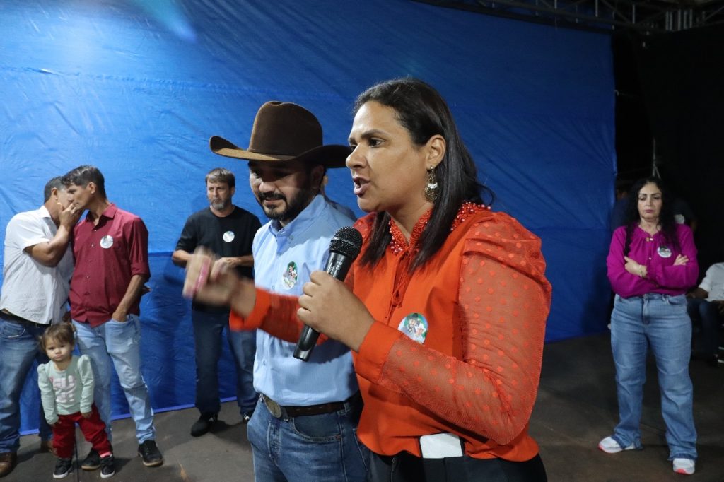 Tacuru: Rogério Torquetti e Zé Antônio encerram campanha com grande comício