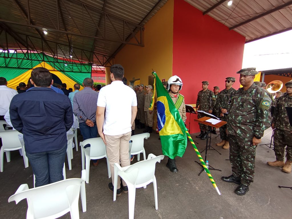 Prefeito Neco Pagliosa participa da passagem de comando do Corpo de Bombeiros de Bela Vista