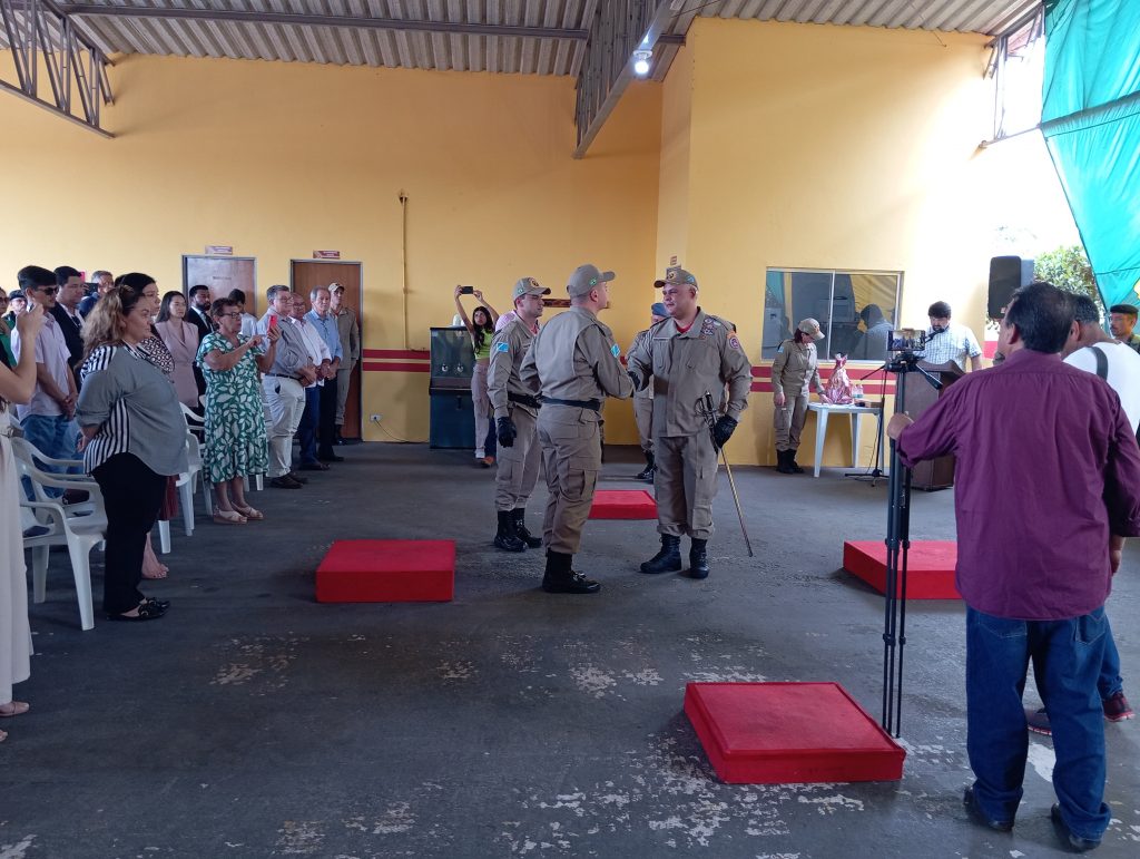 Prefeito Neco Pagliosa participa da passagem de comando do Corpo de Bombeiros de Bela Vista