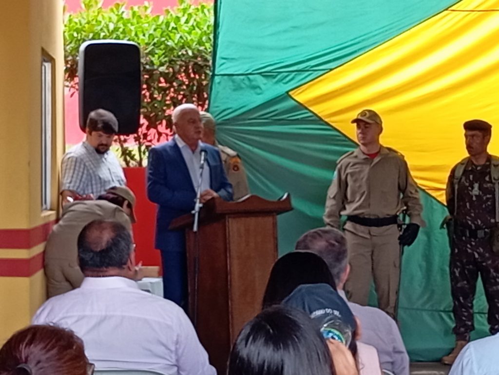 Prefeito Neco Pagliosa participa da passagem de comando do Corpo de Bombeiros de Bela Vista