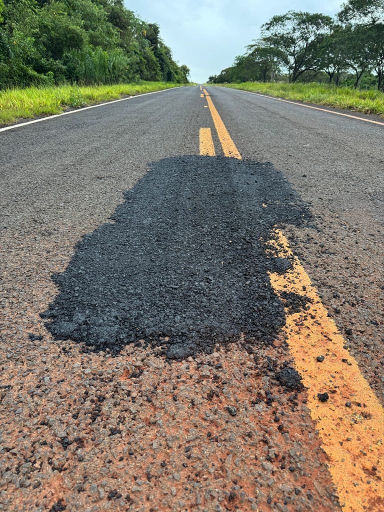 Prefeito Hélio Acosta agradece Agesul por operação tapa-buracos na MS-295 Prefeito Hélio Acosta agradece Agesul por operação tapa-buracos na MS-295