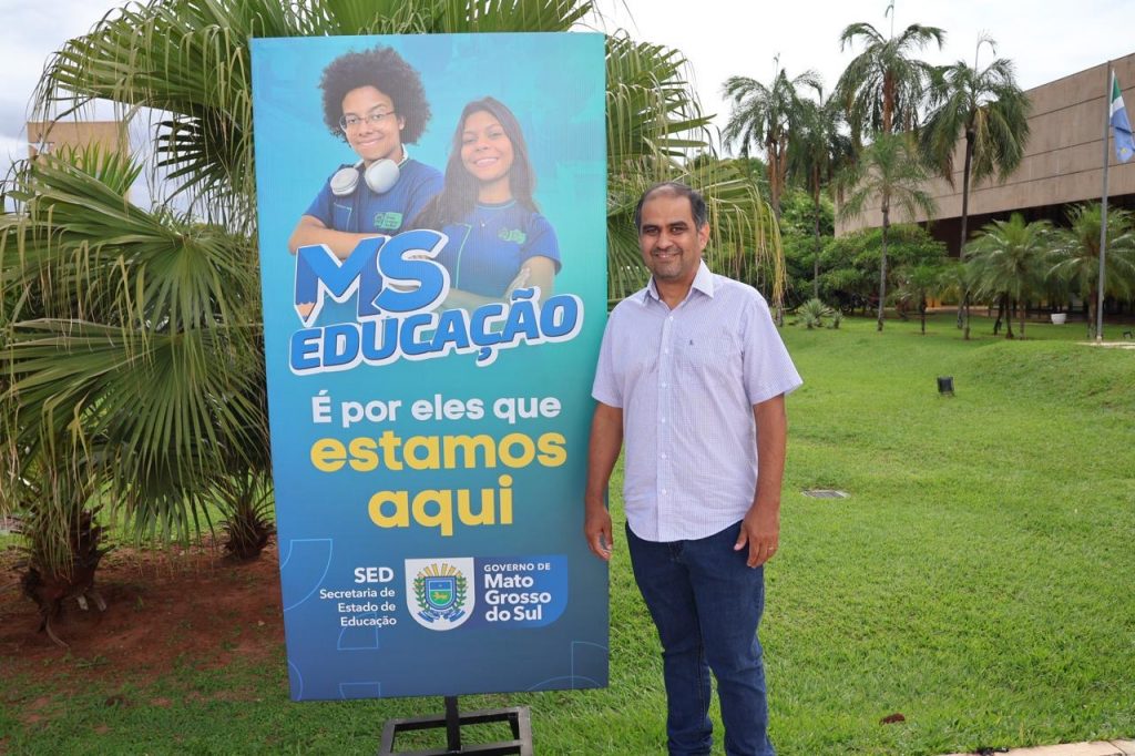 Prefeito Hélio Acosta se reúne com governador Eduardo Riedel e presidente do PSDB/MS Reinaldo Azambuja