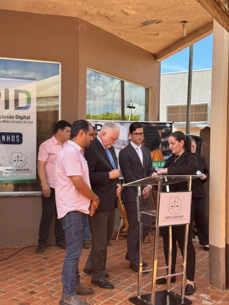 Prefeito Hélio Acosta participa da inauguração do PID em Paranhos