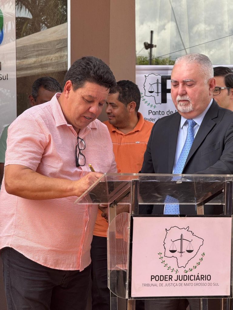 Prefeito Hélio Acosta participa da inauguração do PID em Paranhos