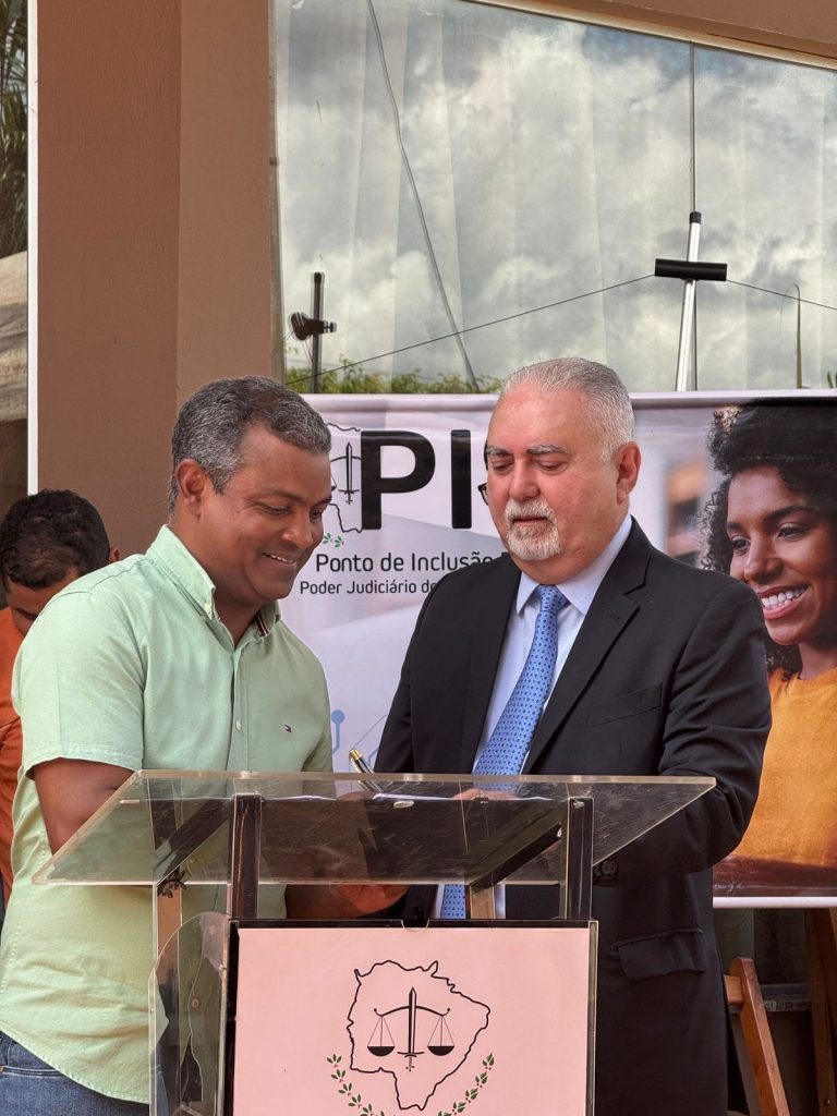 Prefeito Hélio Acosta participa da inauguração do PID em Paranhos