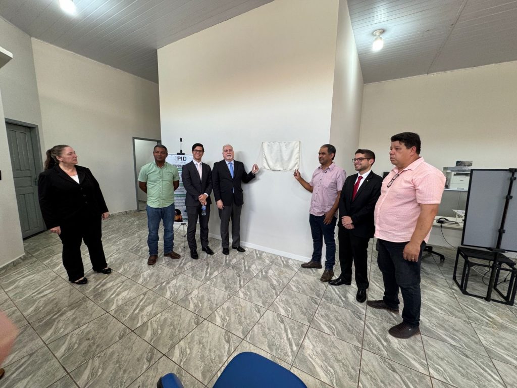 Prefeito Hélio Acosta participa da inauguração do PID em Paranhos