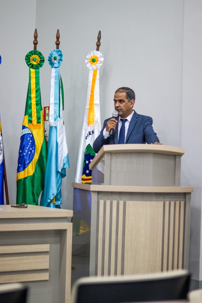 Prefeito Hélio Acosta destaca parceria com o Legislativo durante abertura dos trabalhos da Câmara Municipal de Paranhos