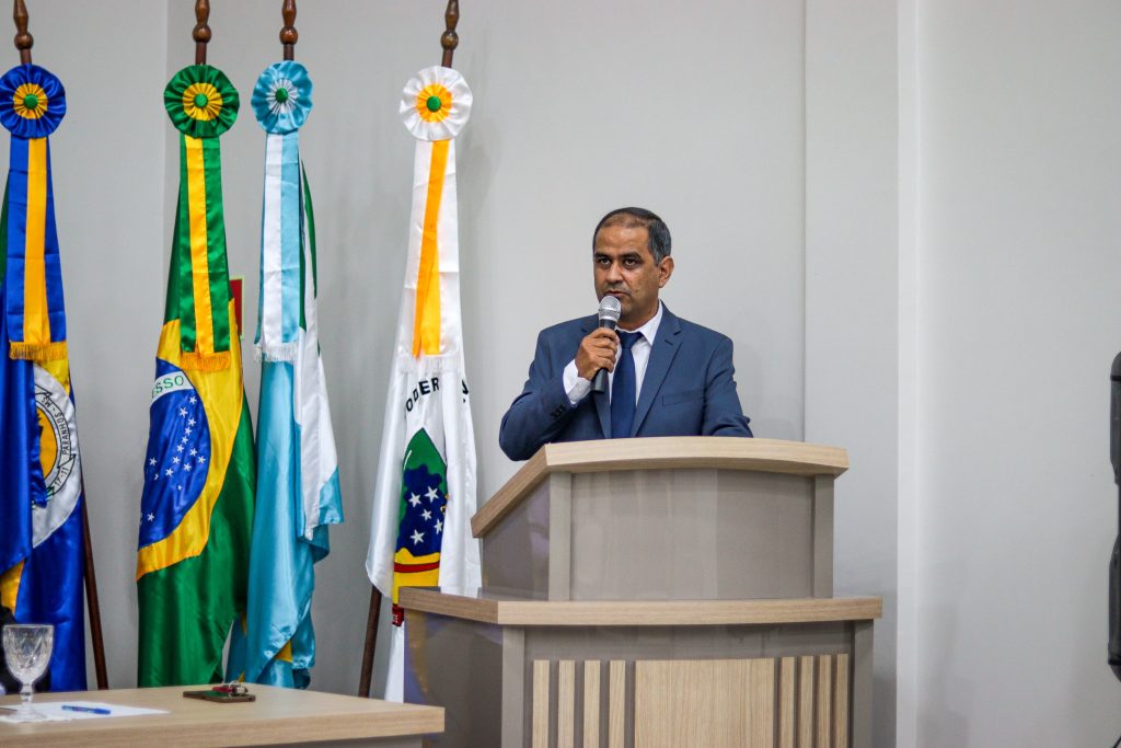 Prefeito Hélio Acosta destaca parceria com o Legislativo durante abertura dos trabalhos da Câmara Municipal de Paranhos