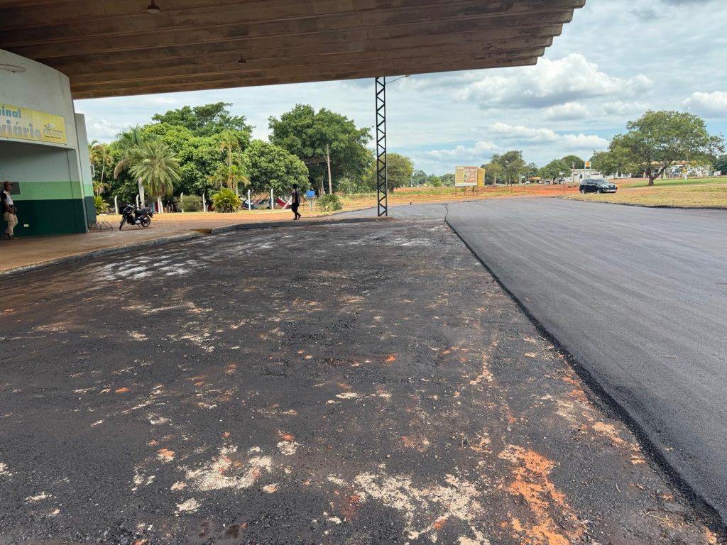 Prefeitura de Paranhos recupera acesso e estacionamento da rodoviária