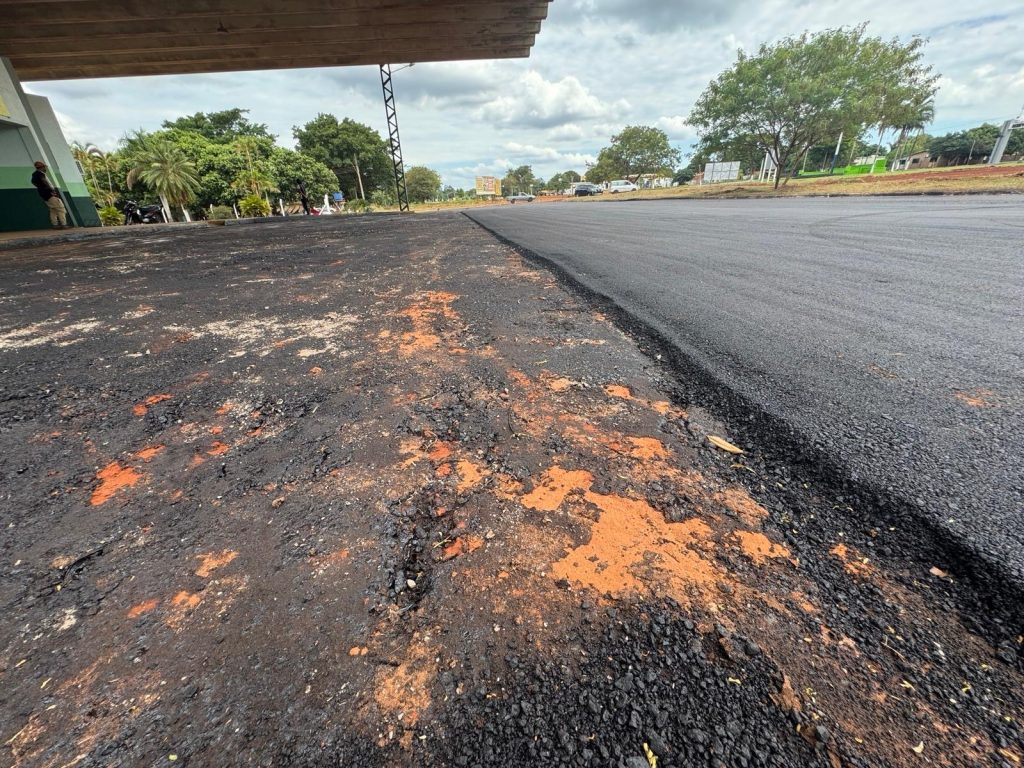 Prefeitura de Paranhos recupera acesso e estacionamento da rodoviária