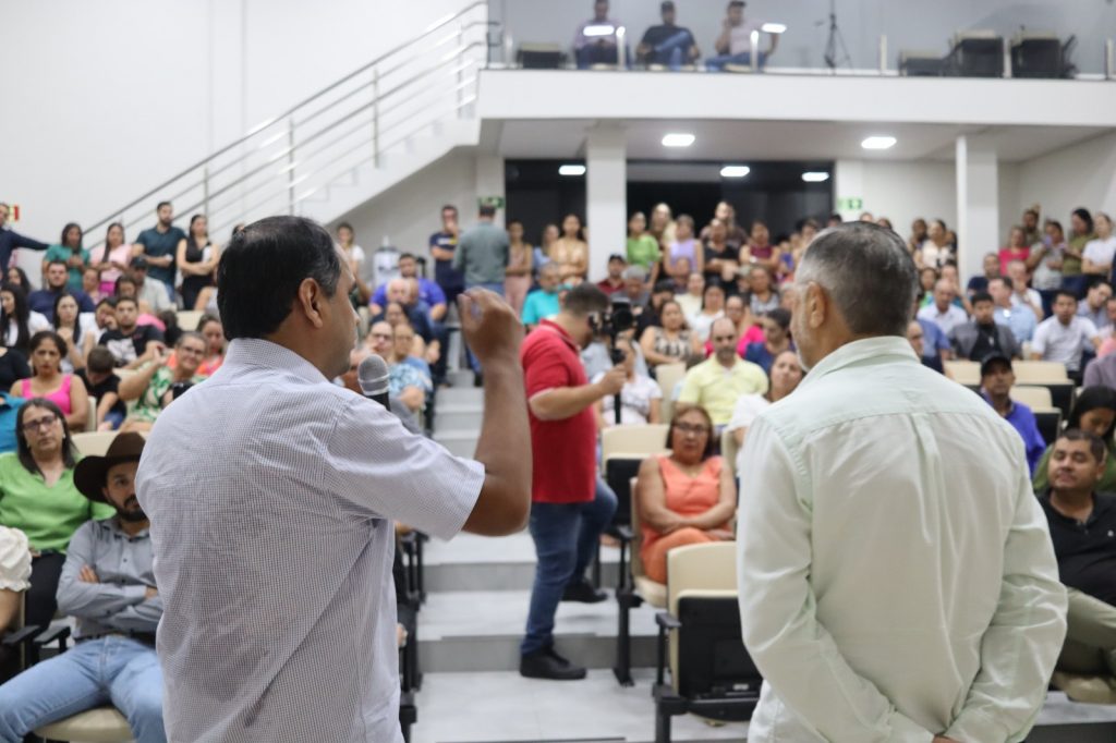 Convenções homologam Hélio Acosta candidato a prefeito e Alfredo Soares a vice para as Eleições Suplementares de 2025