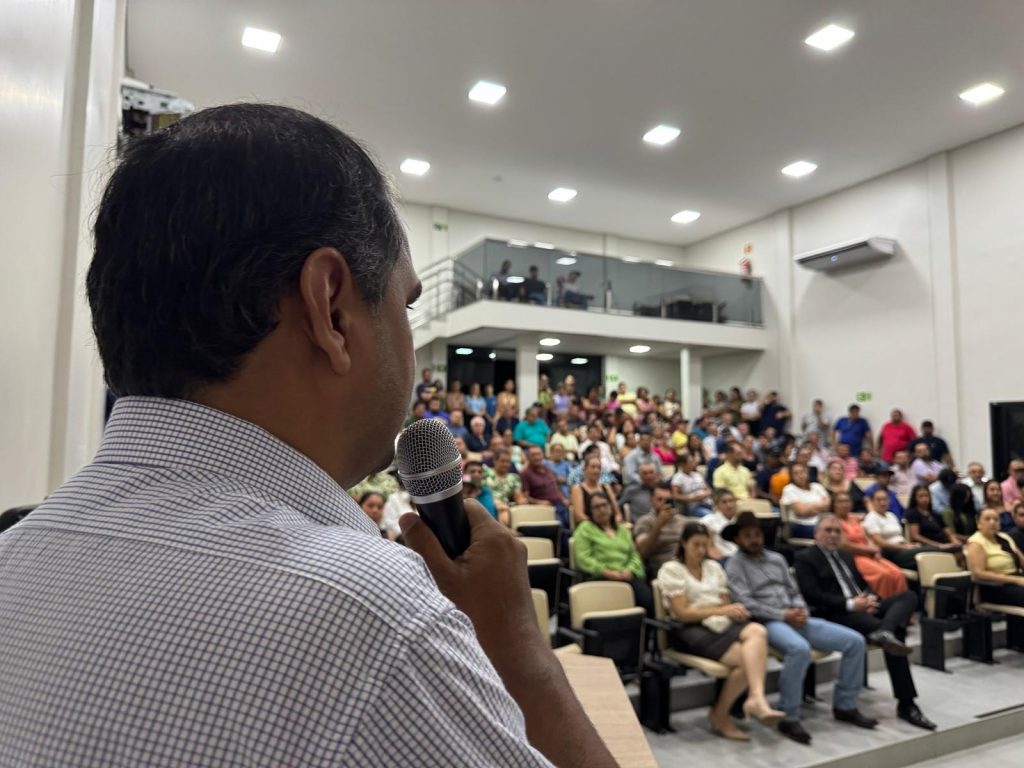 Convenções homologam Hélio Acosta candidato a prefeito e Alfredo Soares a vice para as Eleições Suplementares de 2025