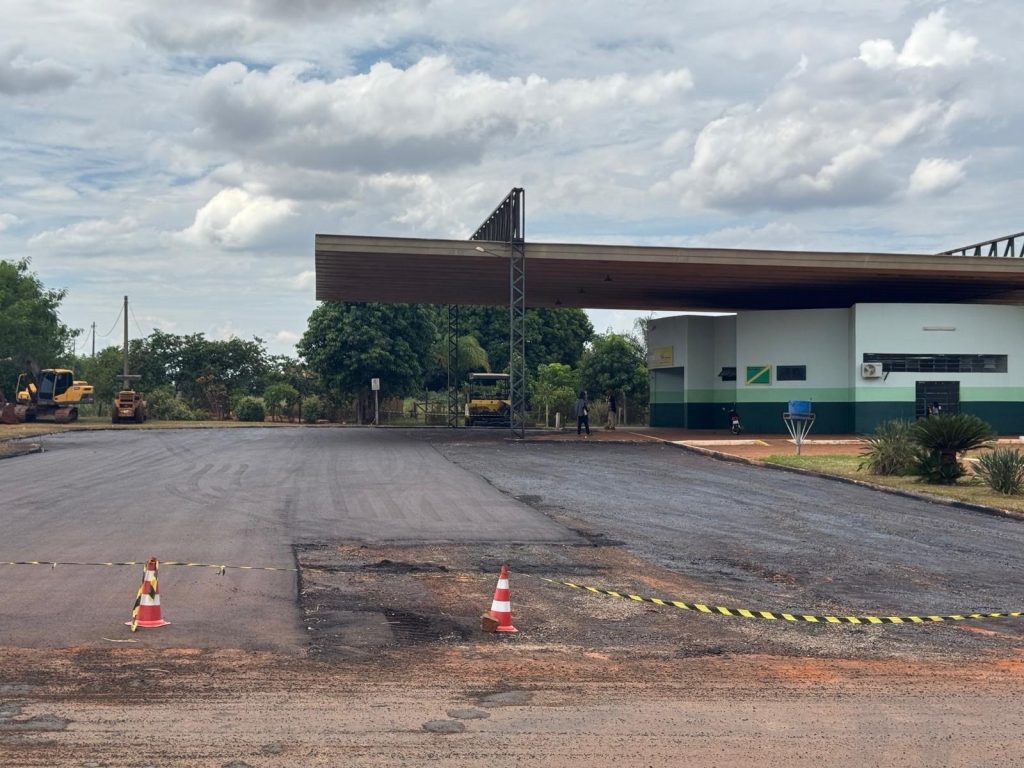 Prefeitura de Paranhos recupera acesso e estacionamento da rodoviária