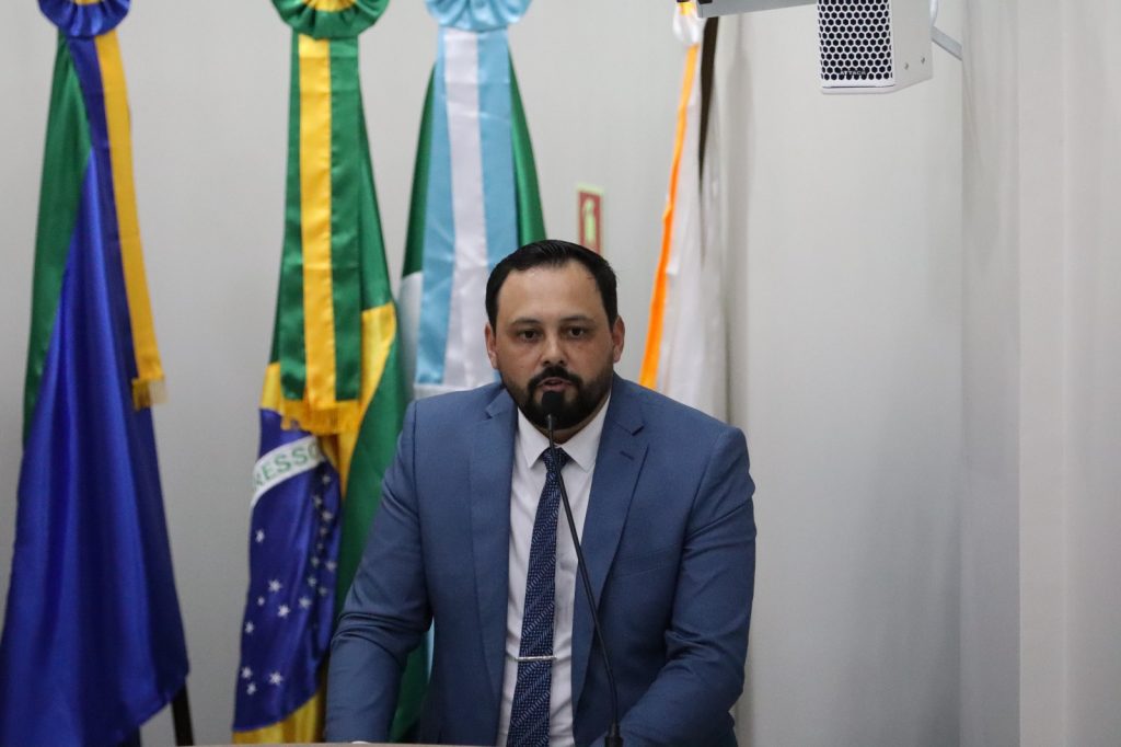 Paranhos realiza cerimônia de posse com presença de autoridades estaduais e municipais Paranhos realiza cerimônia de posse com presença de autoridades estaduais e municipais