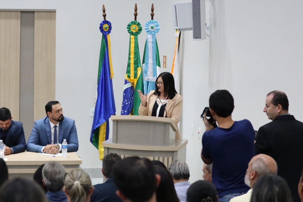 Paranhos realiza cerimônia de posse com presença de autoridades estaduais e municipais Paranhos realiza cerimônia de posse com presença de autoridades estaduais e municipais