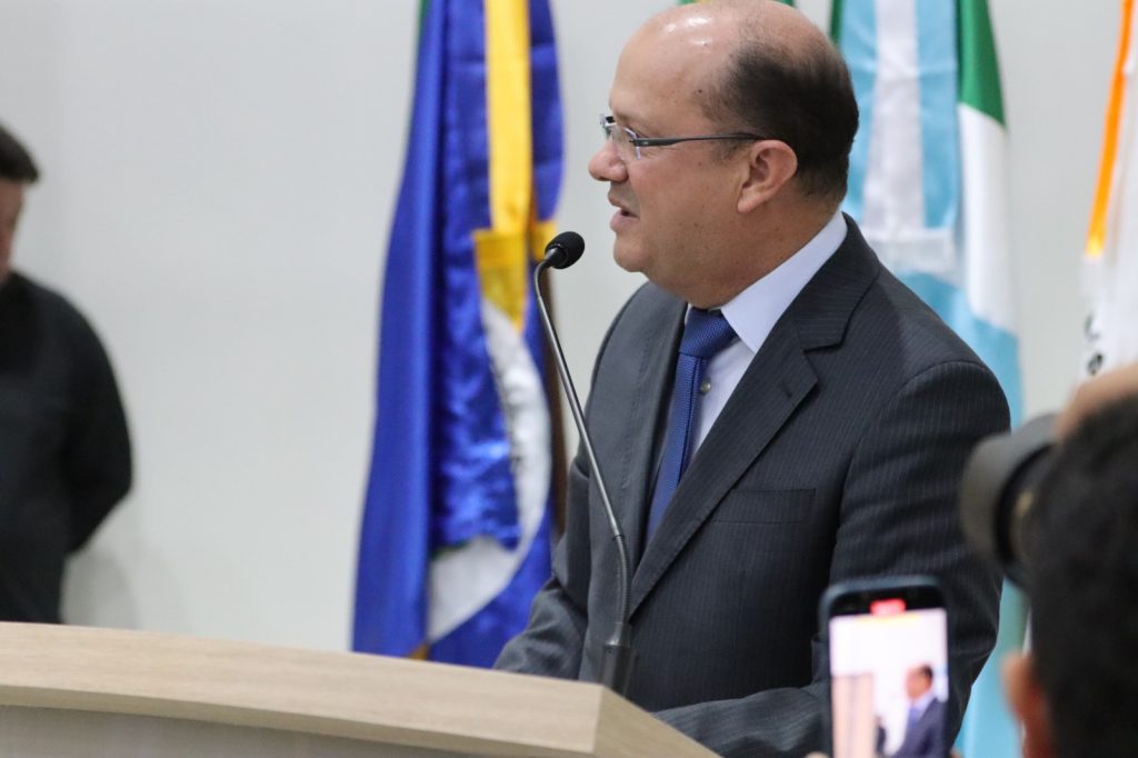 Paranhos realiza cerimônia de posse com presença de autoridades estaduais e municipais Paranhos realiza cerimônia de posse com presença de autoridades estaduais e municipais