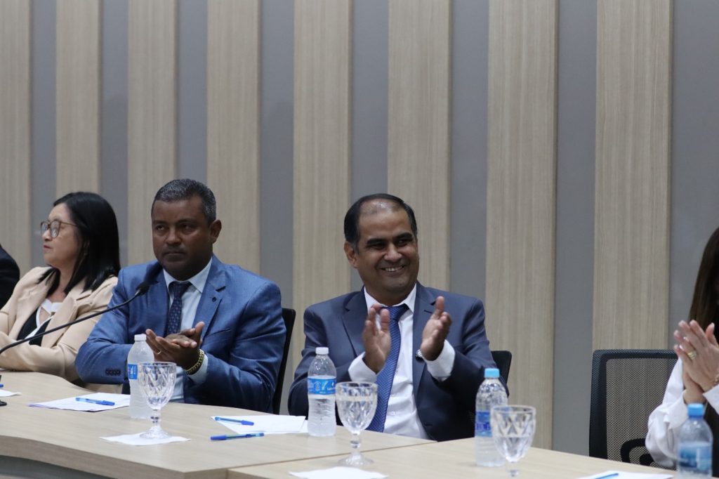 Paranhos realiza cerimônia de posse com presença de autoridades estaduais e municipais Paranhos realiza cerimônia de posse com presença de autoridades estaduais e municipais