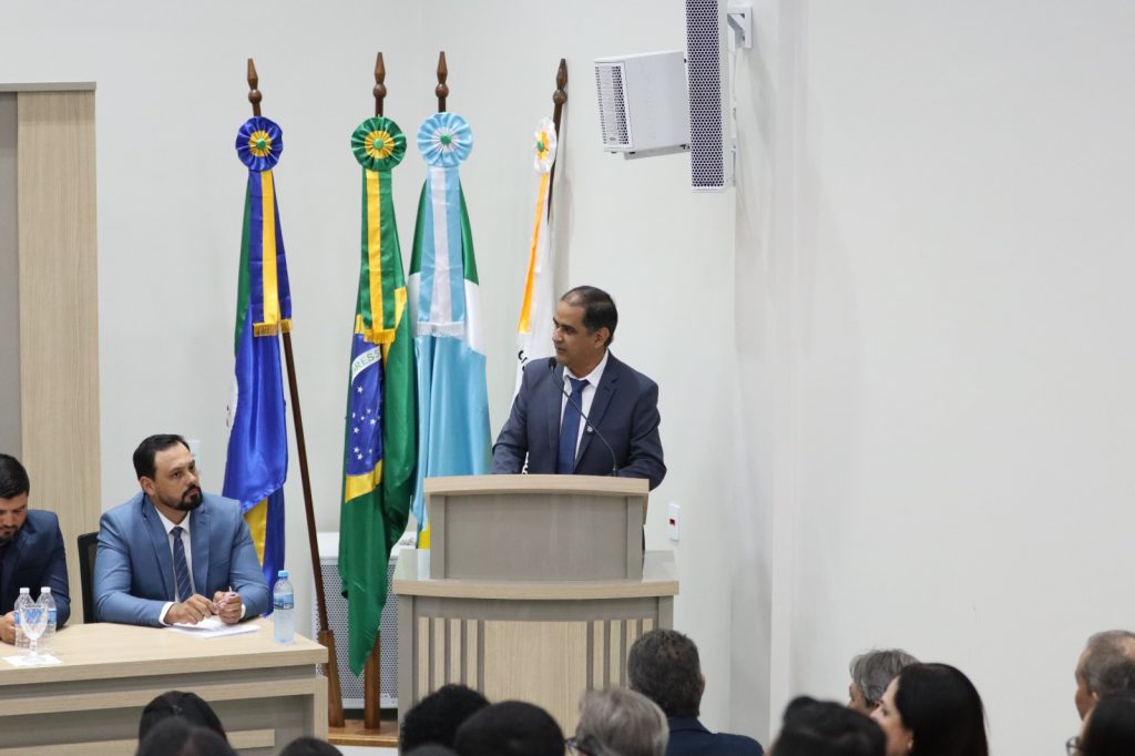 Paranhos realiza cerimônia de posse com presença de autoridades estaduais e municipais Paranhos realiza cerimônia de posse com presença de autoridades estaduais e municipais