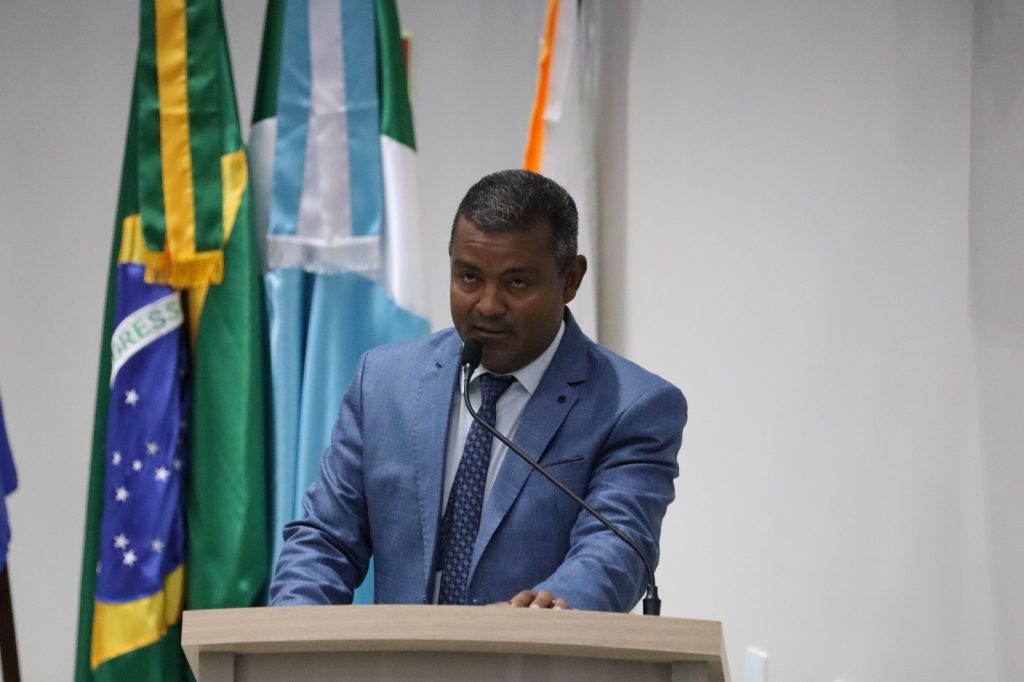 Paranhos realiza cerimônia de posse com presença de autoridades estaduais e municipais Paranhos realiza cerimônia de posse com presença de autoridades estaduais e municipais