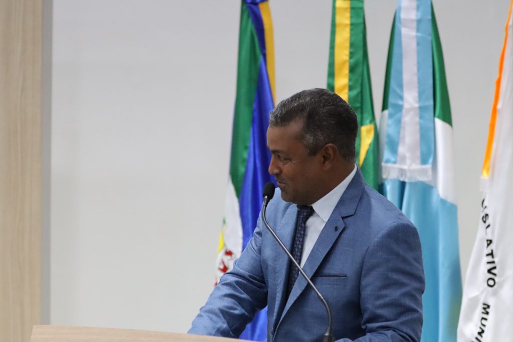 Paranhos realiza cerimônia de posse com presença de autoridades estaduais e municipais Paranhos realiza cerimônia de posse com presença de autoridades estaduais e municipais