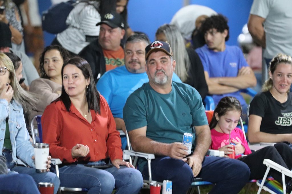 Show de manobras reúne grande público na noite de aniversário de Tacuru Show de manobras reúne grande público na noite de aniversário de Tacuru
