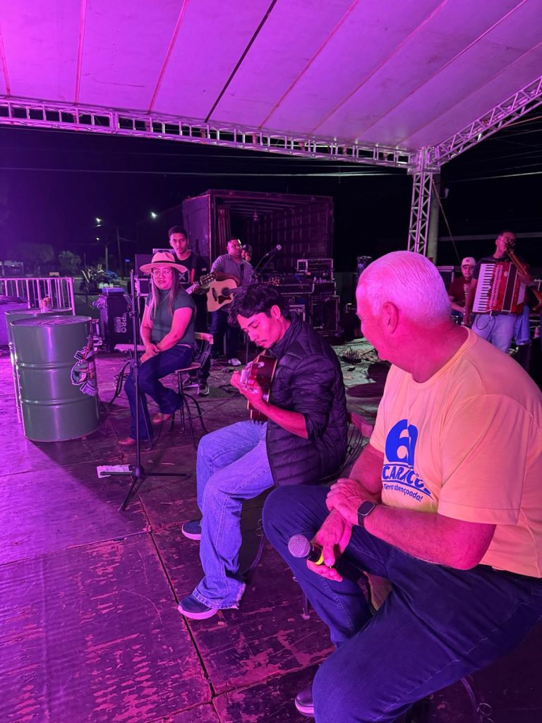 Prefeito Neco Pagliosa comemora sucesso da programação dos 60 anos de Caracol Prefeito Neco Pagliosa comemora sucesso da programação dos 60 anos de Caracol