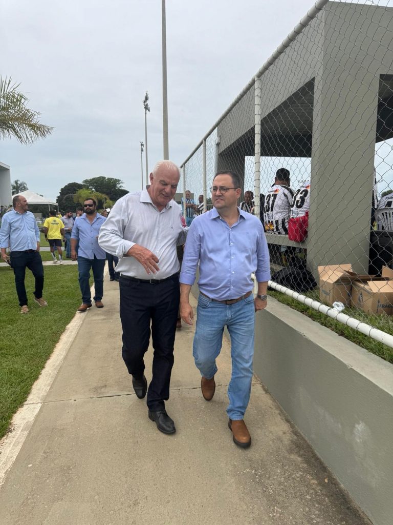 Prefeito Neco Pagliosa comemora sucesso da programação dos 60 anos de Caracol Prefeito Neco Pagliosa comemora sucesso da programação dos 60 anos de Caracol