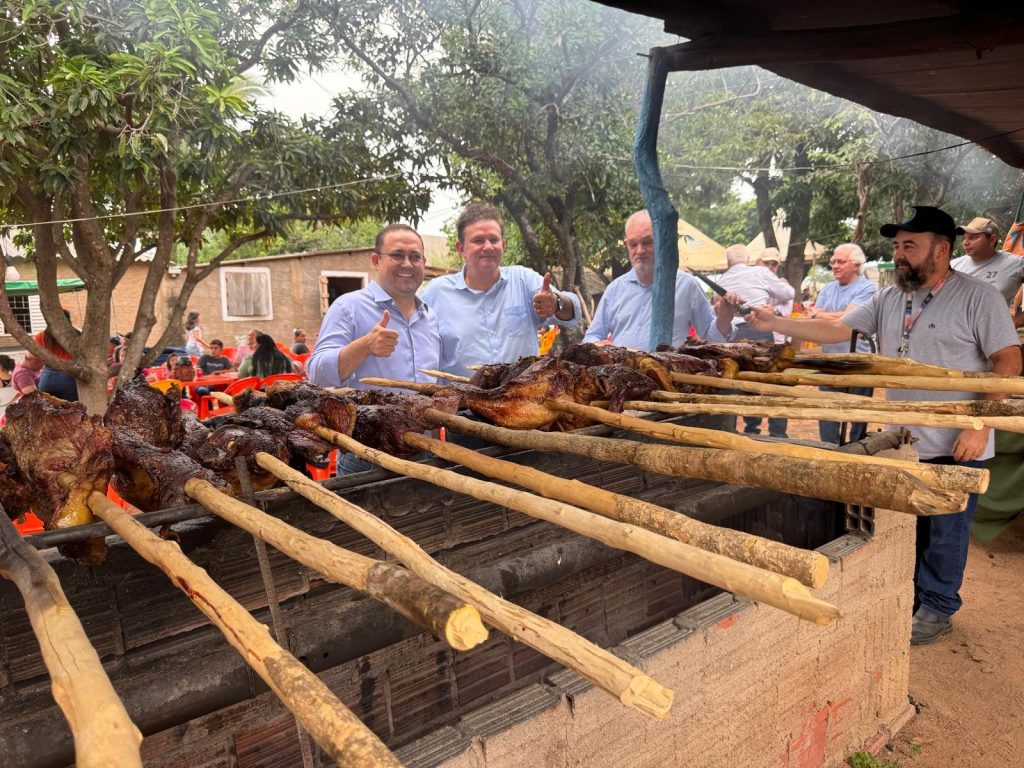 Prefeito Neco Pagliosa comemora sucesso da programação dos 60 anos de Caracol Prefeito Neco Pagliosa comemora sucesso da programação dos 60 anos de Caracol