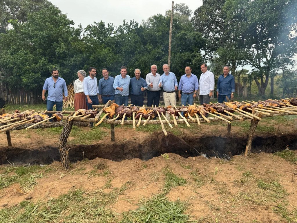 Prefeito Neco Pagliosa comemora sucesso da programação dos 60 anos de Caracol Prefeito Neco Pagliosa comemora sucesso da programação dos 60 anos de Caracol
